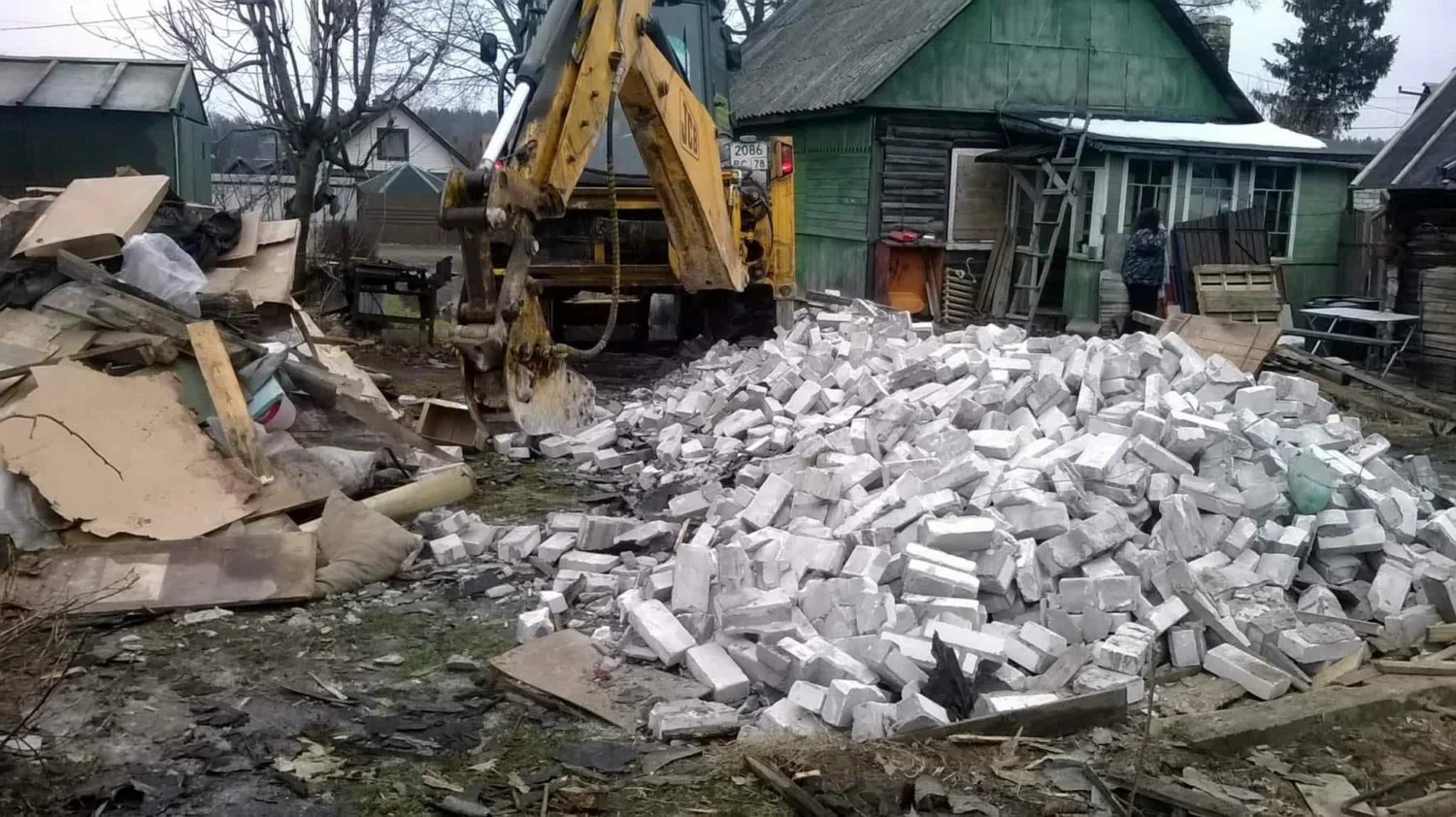 Вывоз мусора после сноса здания в Нижнем Тагиле от ПроМусор – цена от 5205 руб., утилизация и уборка стройотходов