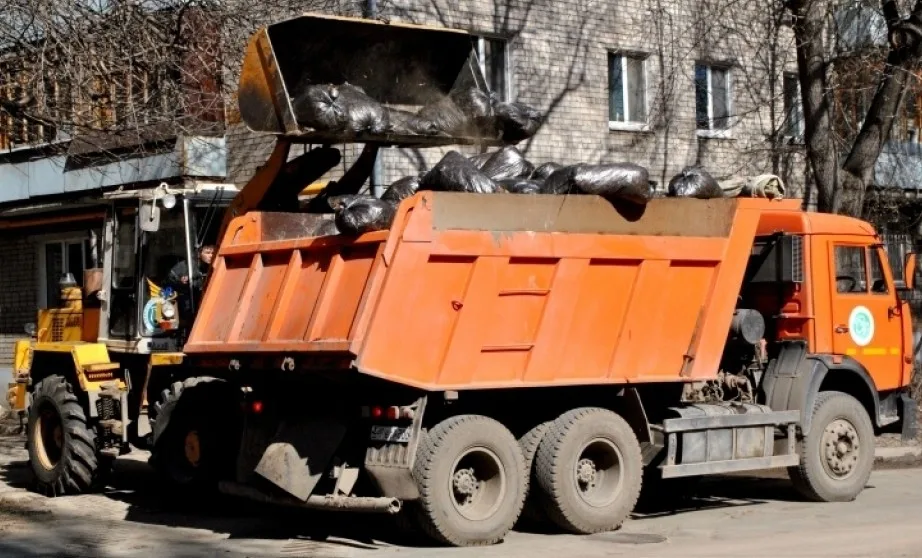 Вывоз мусора грузовым фургоном 5 тонн в Нижнем Тагиле – ПроМусор, аренда, цена от 1613 руб