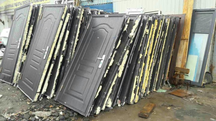 Вывоз металлических дверей с утилизацией в Нижнем Тагиле в октябре