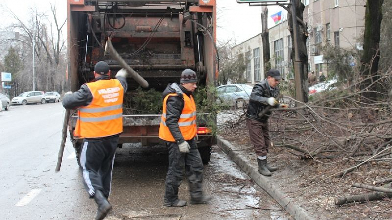 Уборка после стихийного бедствия в Нижнем Тагиле от 2967 руб